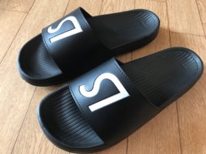 ルースイソンブラ、シャワーサンダル