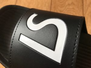 ルースイソンブラ、シャワーサンダル