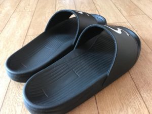 ルースイソンブラ、シャワーサンダル