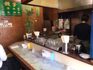 むつ菊、店内