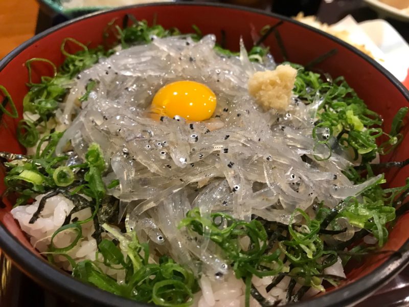 生しらす丼